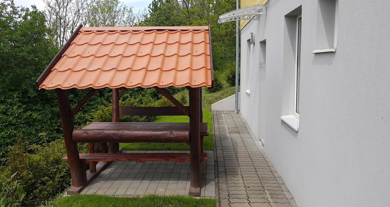 Nefelejcs Vendeghaz Hotel Balatonkenese Ngoại thất bức ảnh